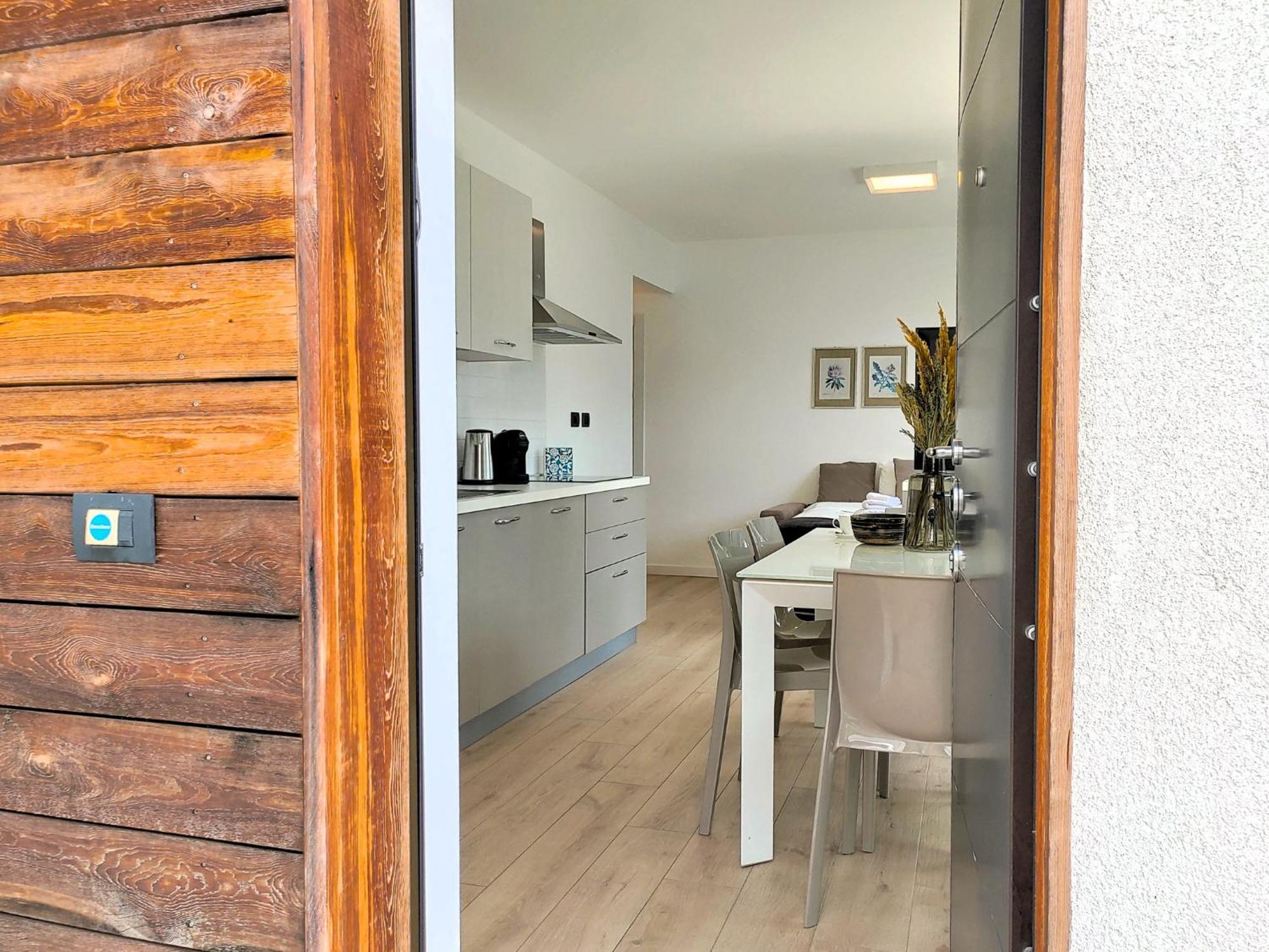 Dascio Emotion Ferienwohnung Mit Terrasse Am See Luaran gambar