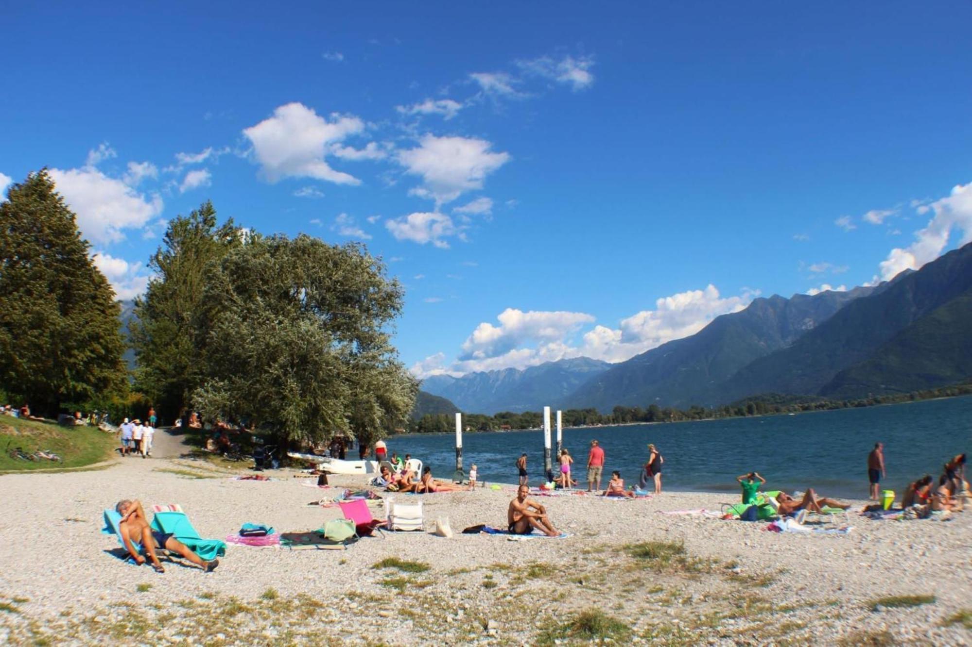 Dascio Emotion Ferienwohnung Mit Terrasse Am See Luaran gambar